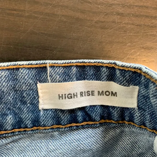 Cotton On High Rise Mom Denim Shorts Medium Wash Blue Size 4 US Frayed Hem - Image 4
