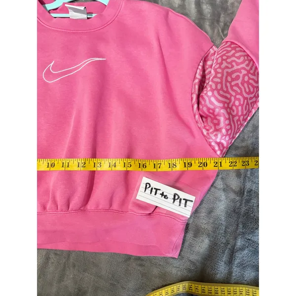 Nike Club‎ Fleece Sweatshirt Womens S Pink Cropped Graphic Sleeve Streetwear - Image 9