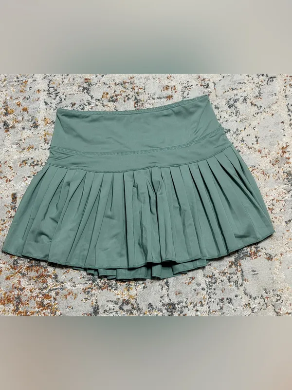 Gold Hinge Pleated Tennis Skirt skort sea green sage Small - Image 2