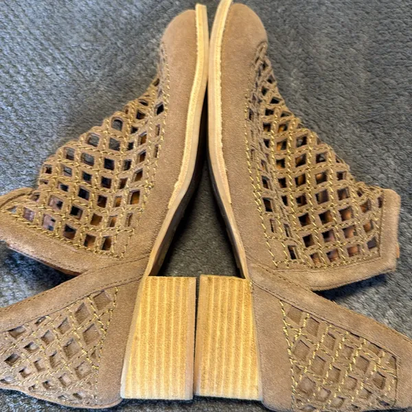 Jeffrey Campbell Tan Perforated Suede Block Heel Ankle‎ Boots Size 8 - Image 8