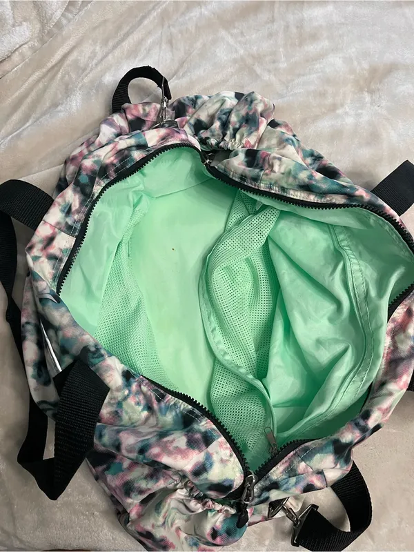 Abstract Tie Dye Medium Duffle Gym Tote Travel Bag School Weekender EUC - Image 3