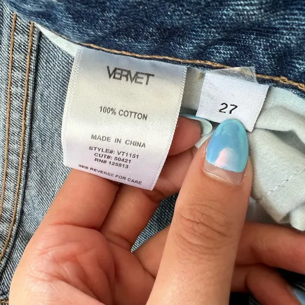Distressed Jeans Size 27 - Image 11