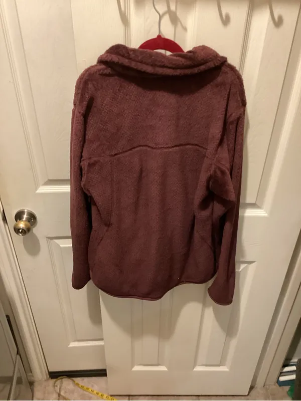 Patagonia Fleece Pullover in Plum with Mauve Accents - Image 4