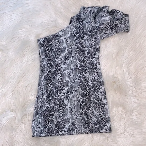 NBD Revolve Shey mini snakeskin poof sleeve dress new with tags - Image 11