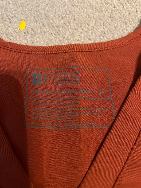 FIGS Scrubs Set - Image 4