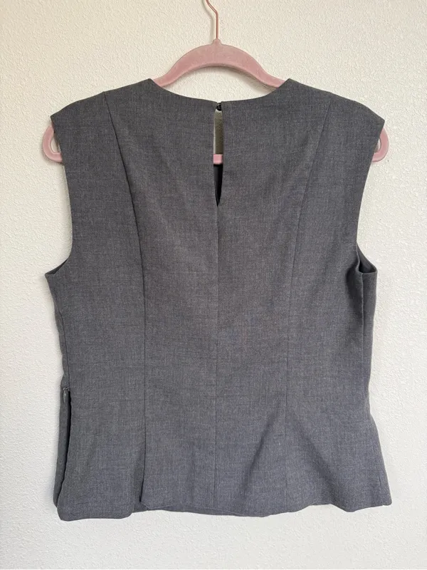 Abercrombie & Fitch Vintage Y2K Gray Tailored Sleeveless Top M Office - Image 4