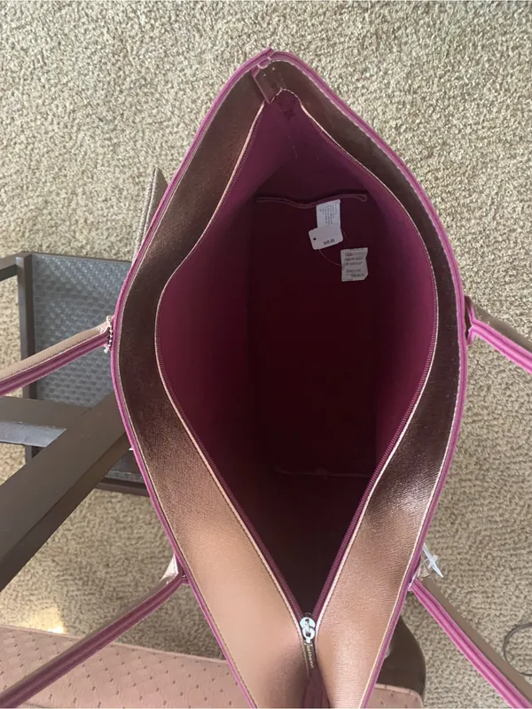 Bath & Body Works Rose Gold Metallic Tote with Glitter Wristlet - Image 3