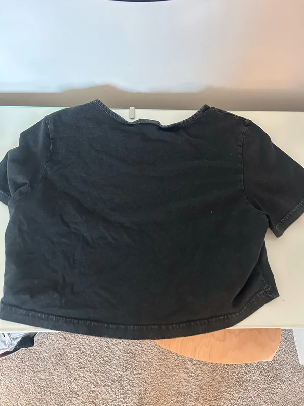 Gymshark Crop Top - Image 2