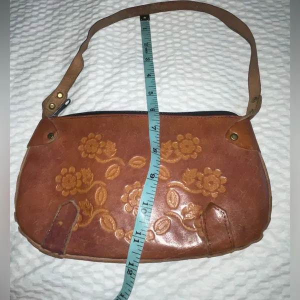 Vintage Floral Embossed Brown Leather Handbag - Image 10