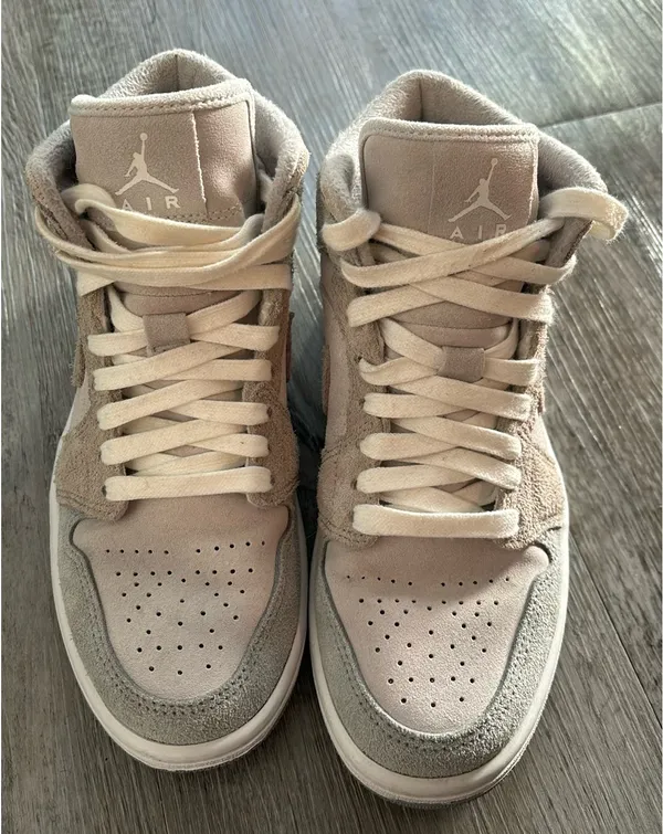 Air Jordan 1 mid SE ‘particle grey’  - Image 4