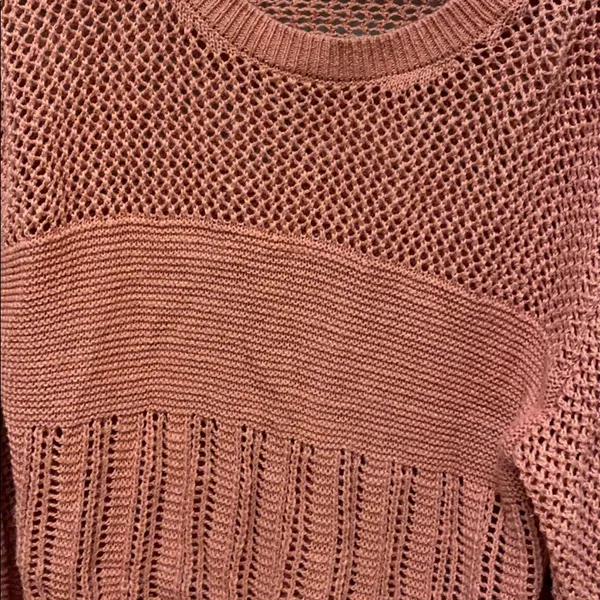 American Eagle coral colored sweater - Image 3
