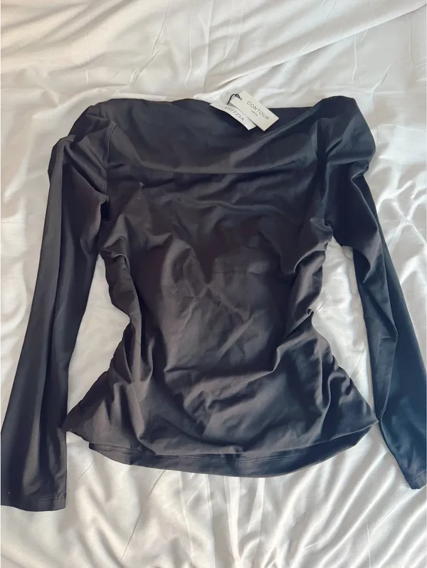 Aritzia Contour Flourish Long Sleeve - Image 2