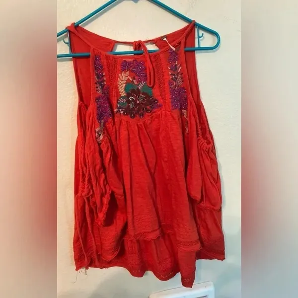 Free People Red Cold Shoulder Tunic Top High Low Hem Size Small Boho Flow Top - Image 4