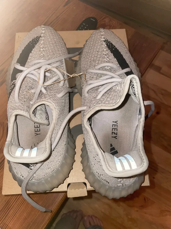 Yeezy 350 Boost V2 - Image 4
