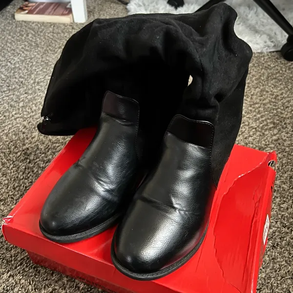 Black Suede and leather riding boots Size 8 - Image 3