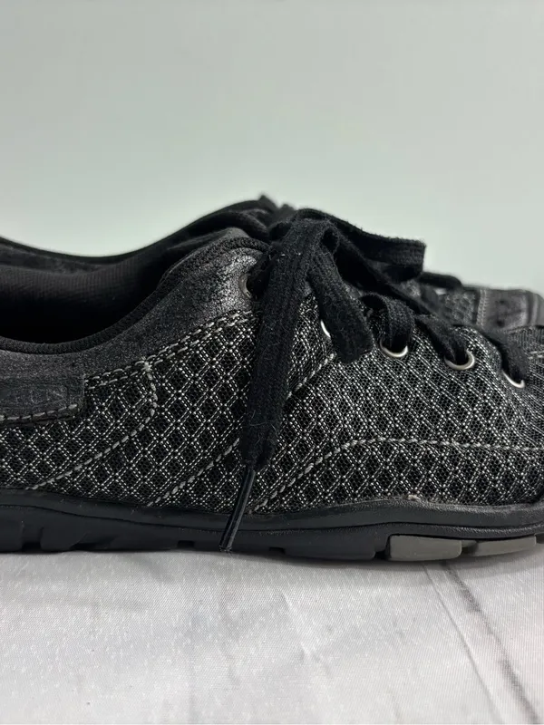 KEEN Women's Mercer Lace II CNX Shoe Contour Arch Diamond Pattern Rubber Sole - Image 6