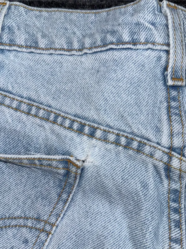 Vtg 90s Levi’s 550 Relaxed Orange Tab Denim Shorts Light Wash 27 (tag 29) Jorts - Image 5