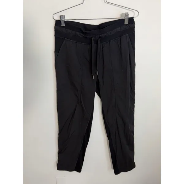 Lululemon Dance Studio Mid-Rise Crop 25" Women's size 8 - Image 4