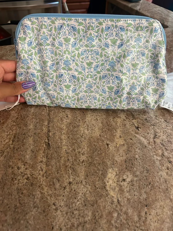 Roller Rabbit Makeup Bag blue  - Image 3