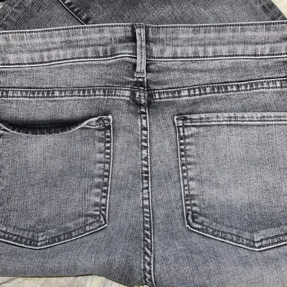 Fidelity Denim Juniper Crop Flare Stretch Jeans in Surfire Gray Raw Hem Size‎ 29 - Image 5