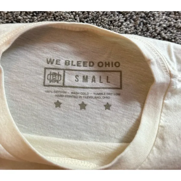 We Bleed Ohio Women's Cream "Cleveland" Graphic Bulldog T-Shirt Size Small - Image 3