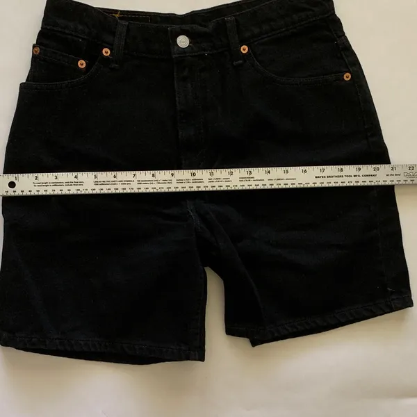 Levi's Classic Black Denim Shorts (243) - Image 6
