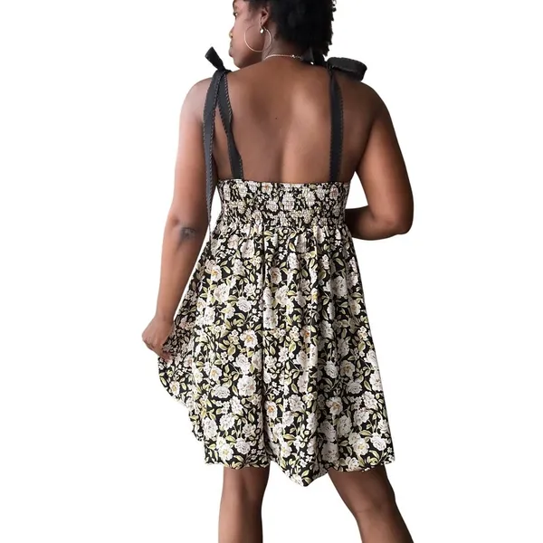 En Saison Black and White Ditsy Floral Dress Size Medium - Image 3