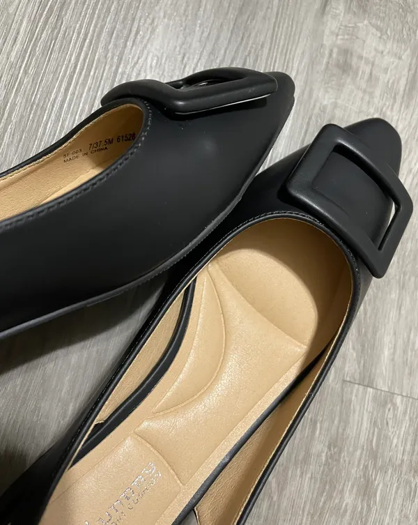 CL by Laundry Black Leather Pointed Toe Kitten Heel Flat/Pump - Image 3