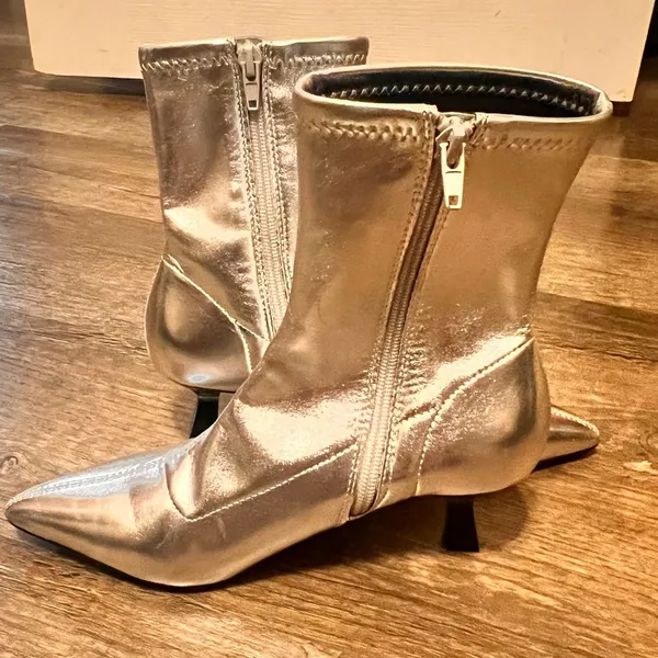 Nordstrom NEW Metallic Booties - Image 7