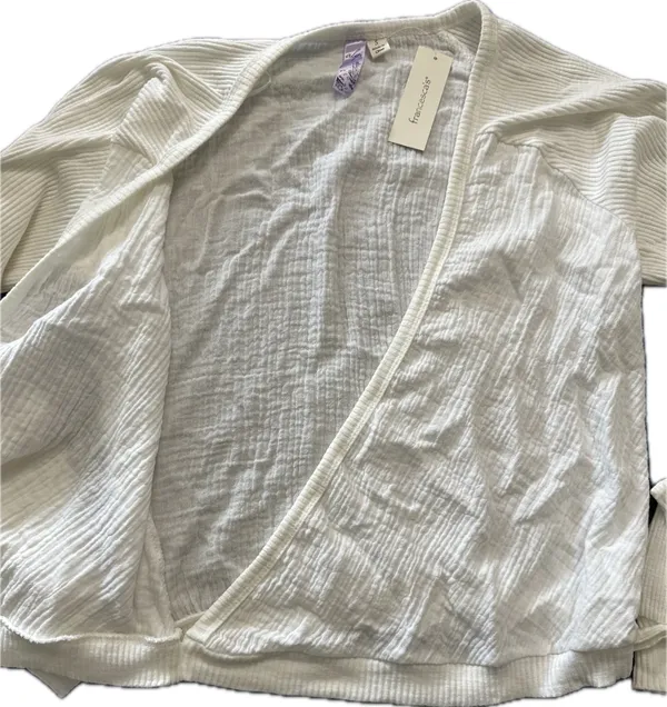 Francesca's Wrapped V-Neck Top - Image 3