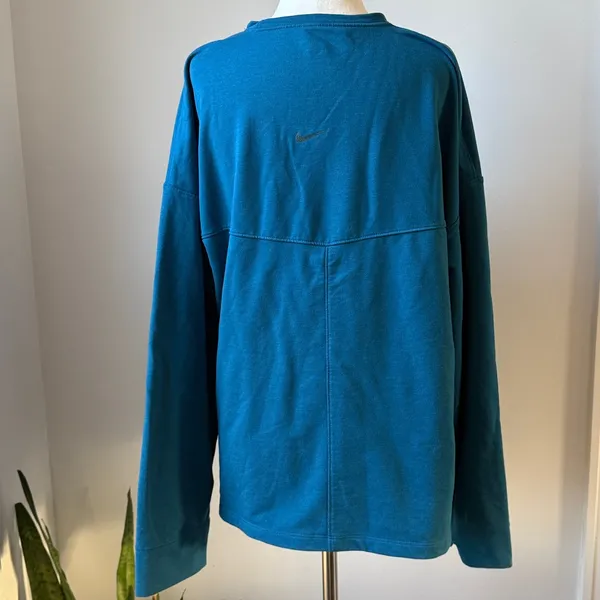 Nike Yoga Women's Teal-Blue Long Sleeve Crewneck Top Oversized Dri Fit Large - Image 3