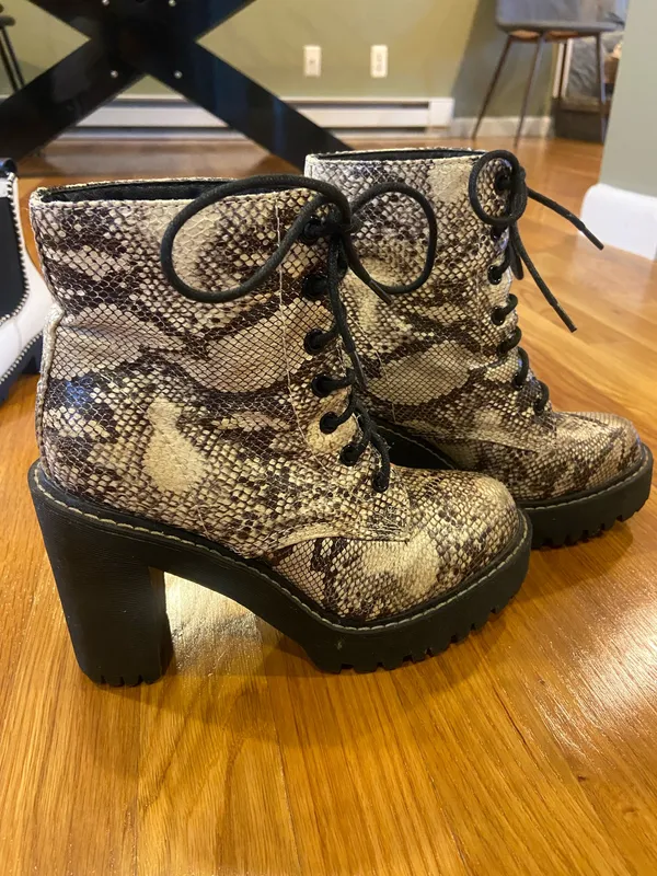 Madden Girl Booties Multiple Size 6 - Image 2