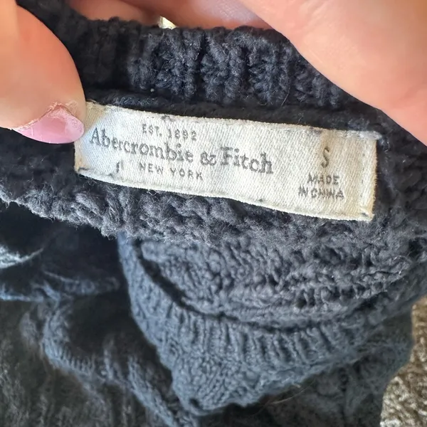 Abercrombie & Fitch Dark Navy Knit Sweater - Image 2