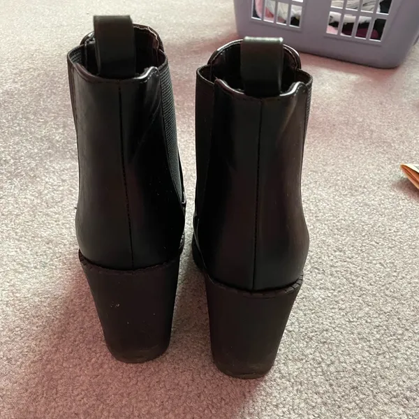 Soda NWOT Suede Heeled Boots - Image 3