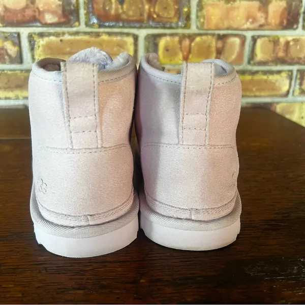 UGG Neumel Women's Boot Size 7 #241A - Image 6