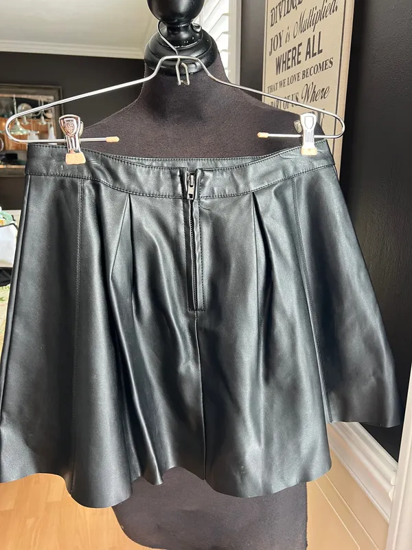 Clearance 50% off Forever 21 Faux Leather Skater Skirt, Size Jrs Med - Image 2