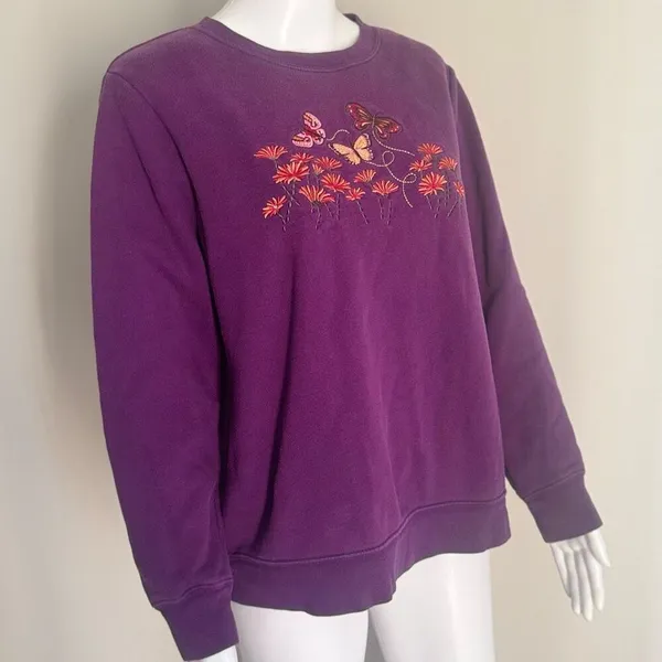 Vintage 90’s Cottage Core Embroidered Butterfly Sweatshirt Size M - Image 3