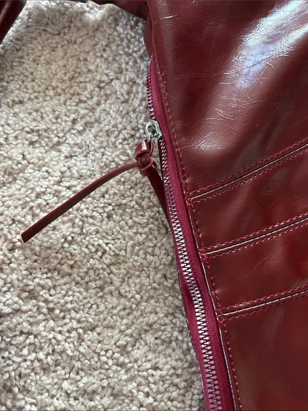 Croissant shaped crossbody bag - Image 3