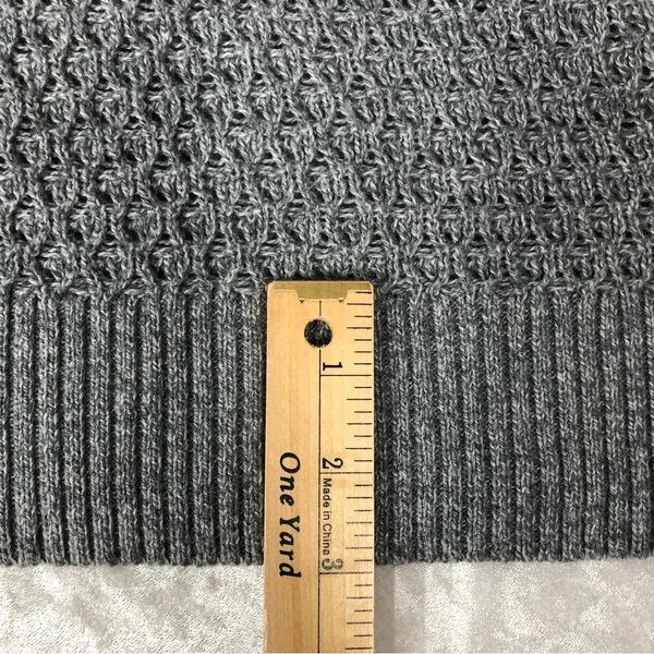 American Eagle Gray V-Neck knit Sweater Size Large wool blend - Image 6