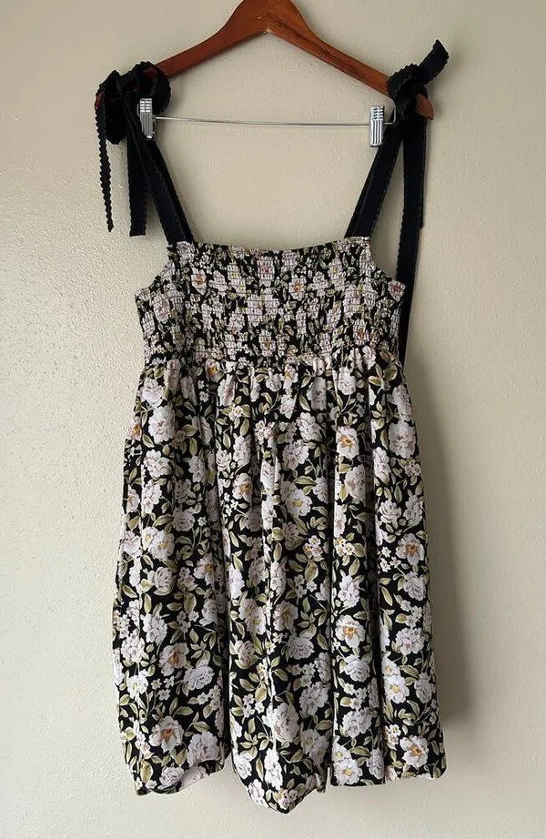 En Saison Black and White Ditsy Floral Dress Size Medium - Image 4