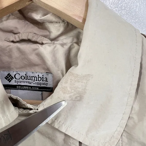 Columbia Omni-Shield Women's Jacket Beige‎ Lightweight Rain Coat Hooded Medium - Image 9