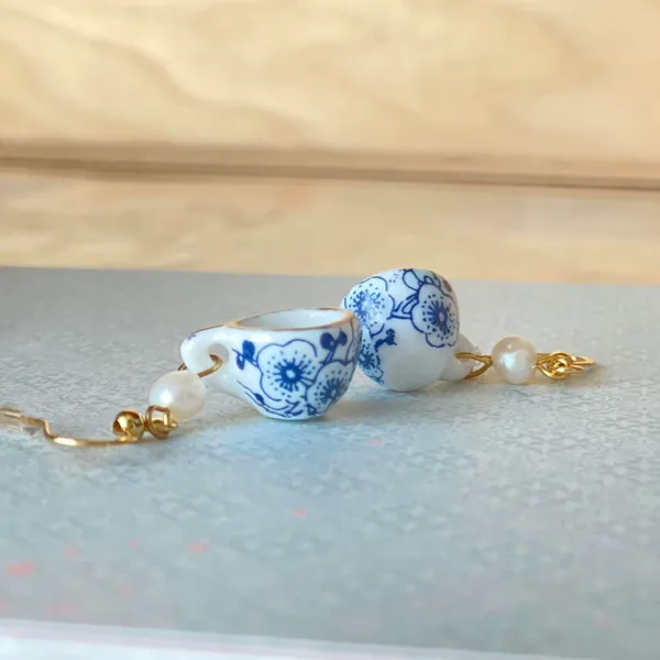 Handmade porcelain tea cup & freshwater pearls unique fun fairy antique style dangle earrings🫖🍃🌀 - Image 7