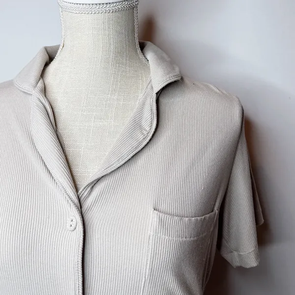 Skims Soft Lounge Sleep Top - Image 2