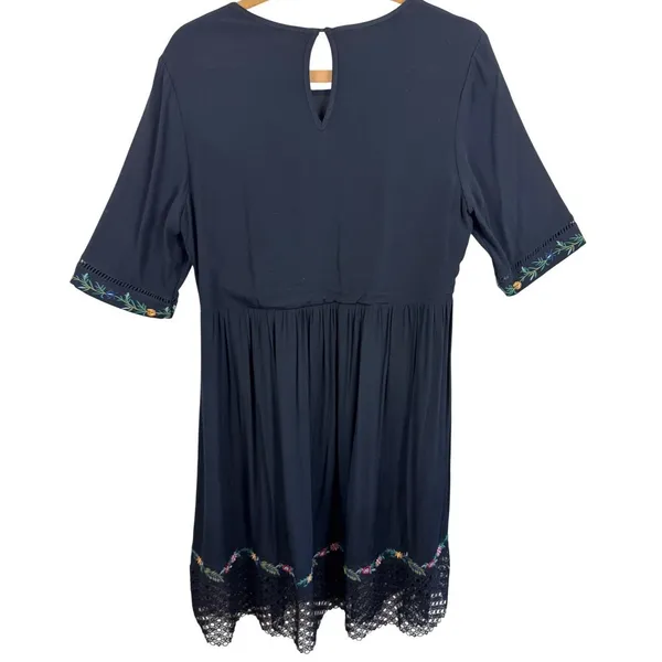 Les Amis‎ Black Floral Embroidered Boho Midi Dress Crochet Lace Hem Large - Image 2