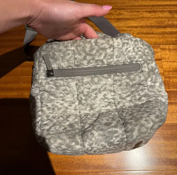 Lululemon Quilted Puff Bag 5L - Image 8
