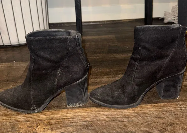 Black booties Size 9 - Image 4