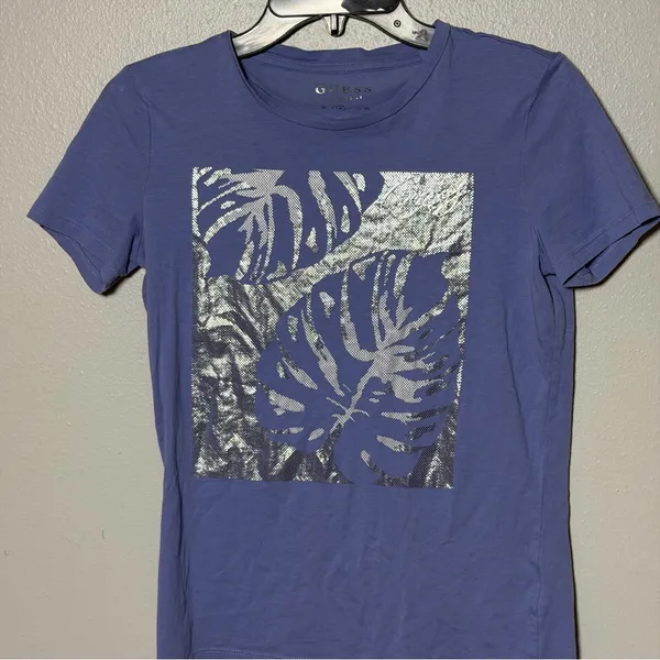 Guess Women Blue Graphic T-Shirt Silver Leaf‎ Design size M - Image 2