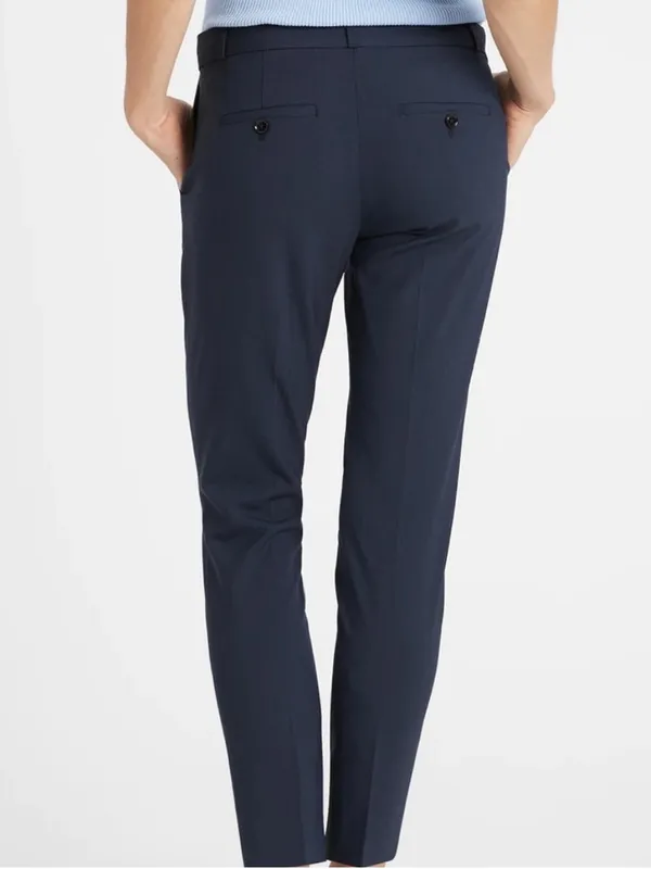 Women’s Banana Republic Avery Striaght leg ankle pant - Image 4