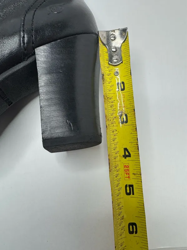Born Black Leather Zip Up Boots Size 8.5 - Image 10