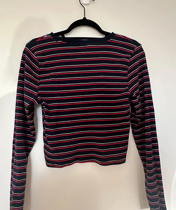 Aritzia TNA Ribbed Cropped Long sleeve - Image 11